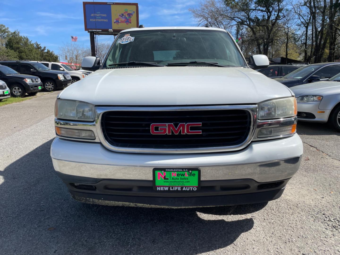 2005 WHITE GMC YUKON SLT (1GKEC13T95J) with an 5.3L engine, Automatic transmission, located at 5103 Dorchester Rd., Charleston, SC, 29418-5607, (843) 767-1122, 36.245171, -115.228050 - Photo#1